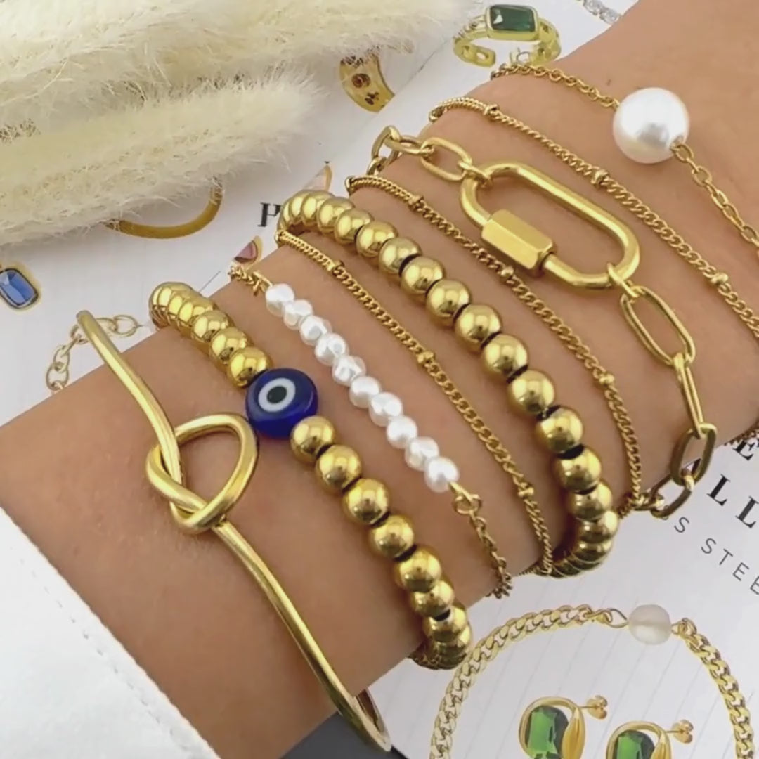 Karkötő gyönggyel